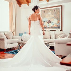 Essence Australia we’d wing gown ❌❌SOLD❌❌